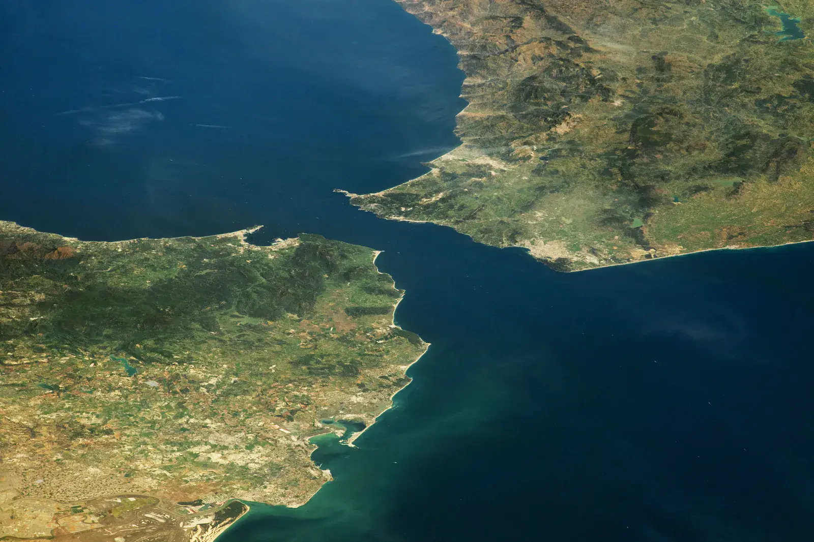 Vista del estrecho de Gibraltar entre Europa y África